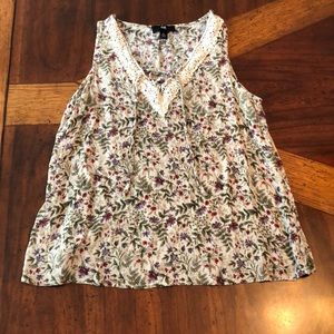 Floral sleeveless blouse